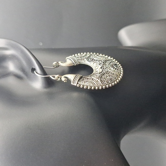 Silver and Turquoise Elephant Bracelet and Earring Set - Picture 3 of 5